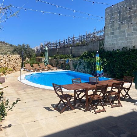 ויקטוריה Farmhouse Razzett Cora מראה חיצוני תמונה