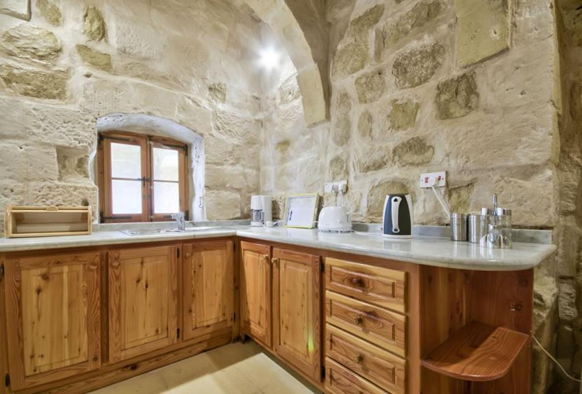 ויקטוריה Farmhouse Razzett Cora מראה חיצוני תמונה