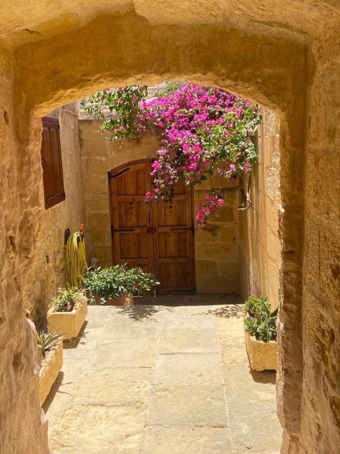 ויקטוריה Farmhouse Razzett Cora מראה חיצוני תמונה