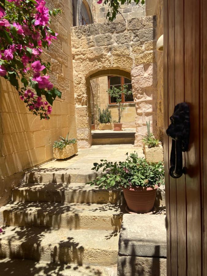 ויקטוריה Farmhouse Razzett Cora מראה חיצוני תמונה