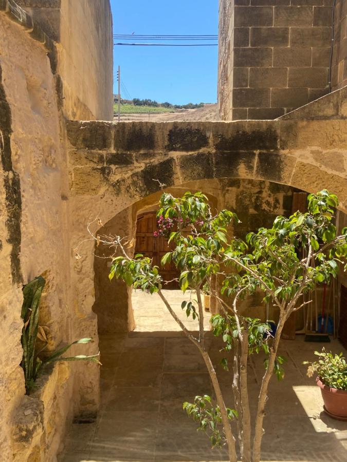 ויקטוריה Farmhouse Razzett Cora מראה חיצוני תמונה