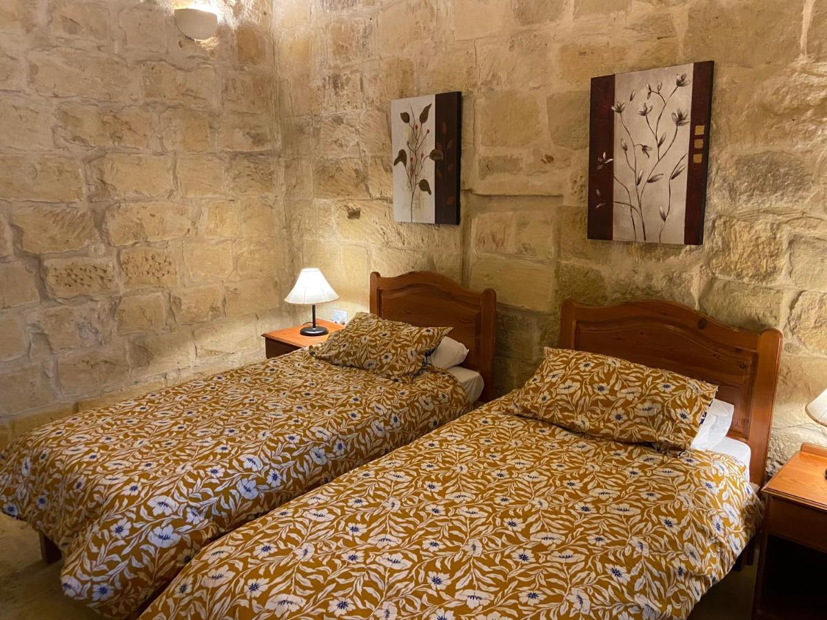 ויקטוריה Farmhouse Razzett Cora מראה חיצוני תמונה