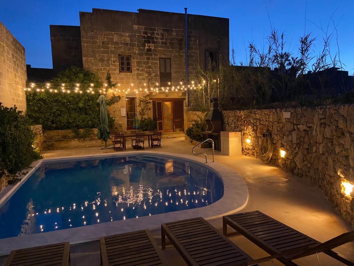 ויקטוריה Farmhouse Razzett Cora מראה חיצוני תמונה